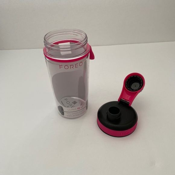 FOREO New Limited Edition Water Bottle - Picture 5 of 10